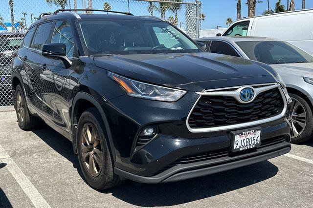 Used 2023 Toyota Highlander Bronze Edition AWD/4WD image 2