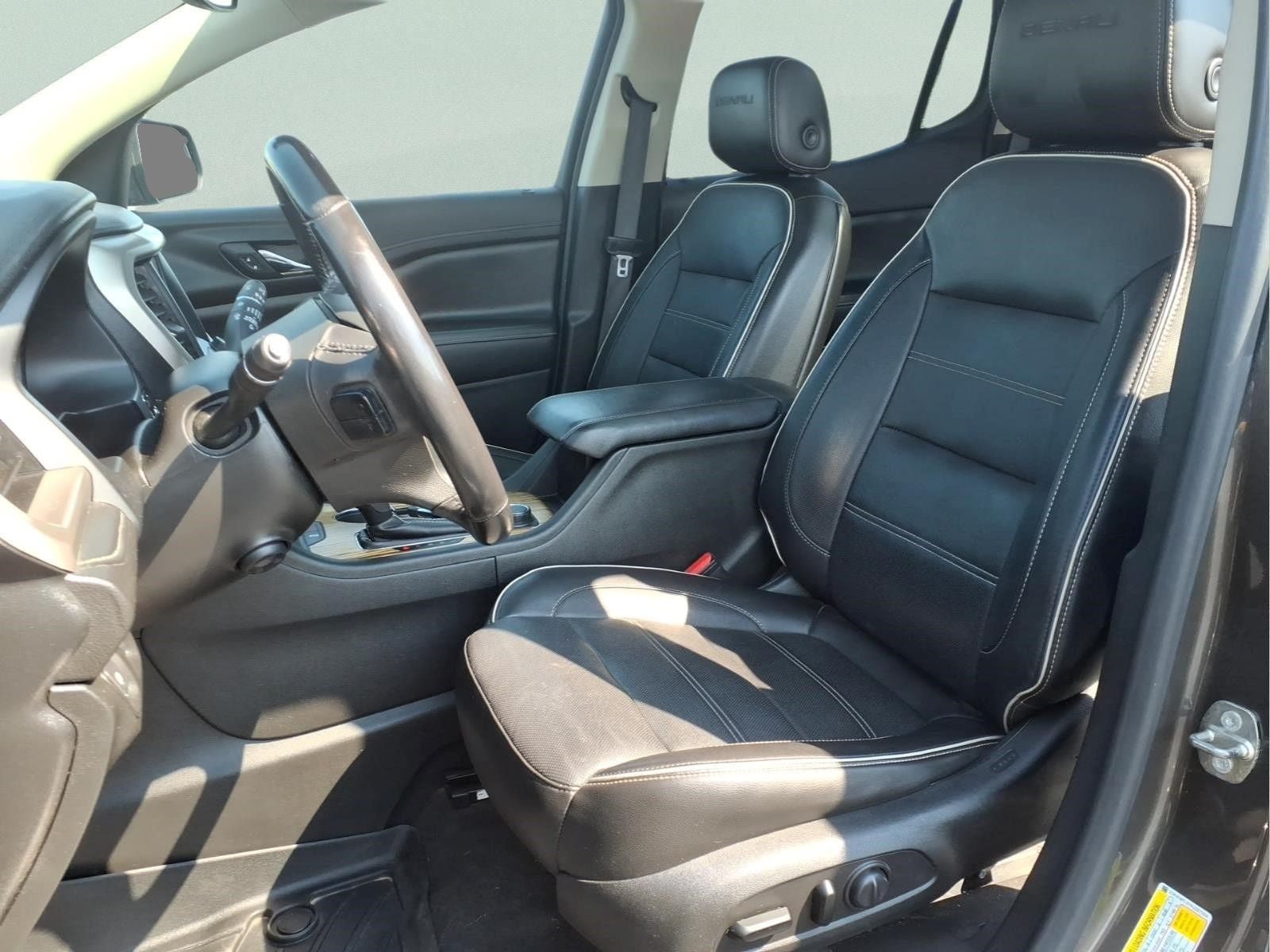 Used 2019 GMC Acadia Denali w/ Technology Package FWD image 21