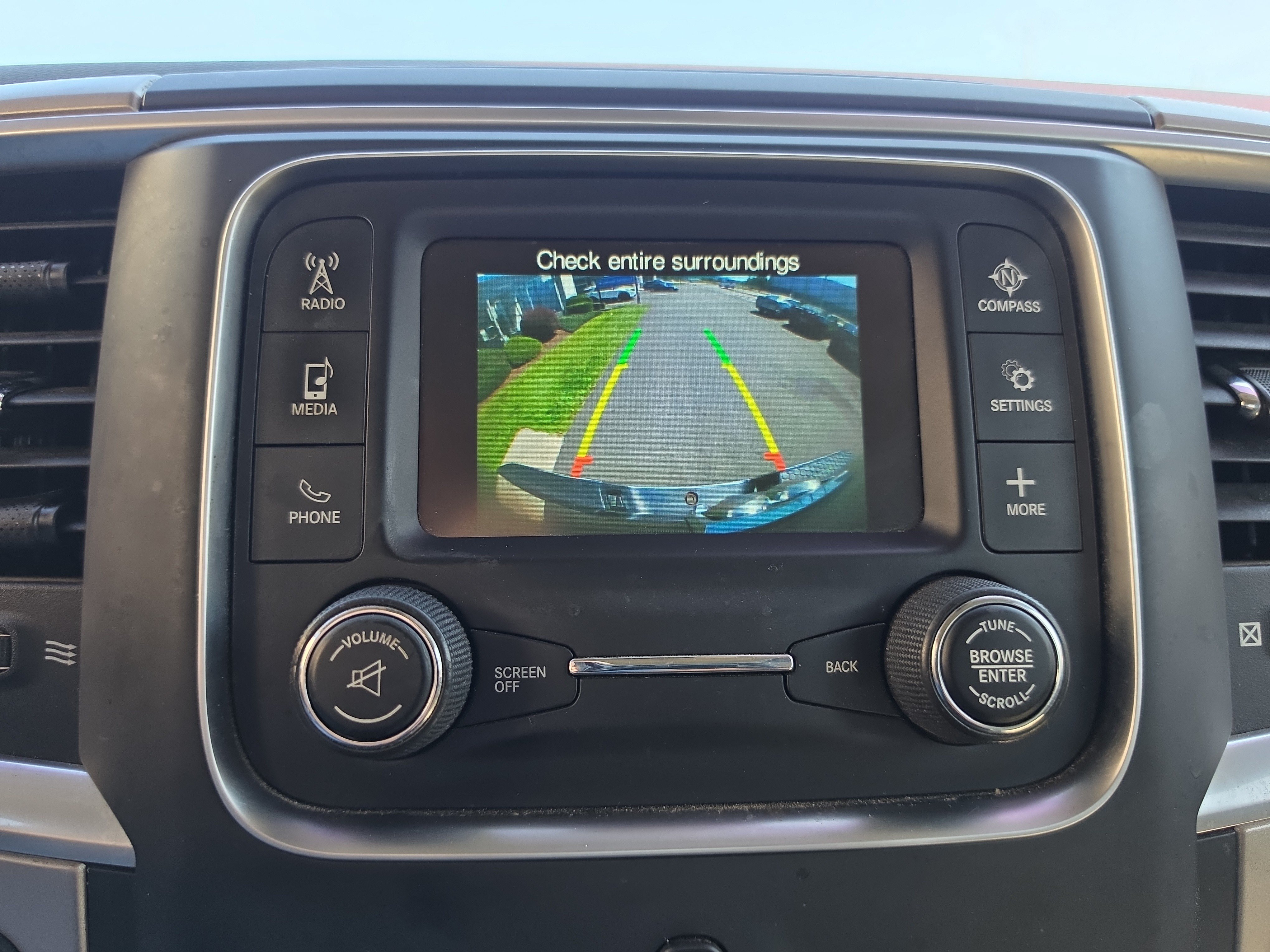 Used 2019 RAM 1500 Classic SLT AWD/4WD image 28