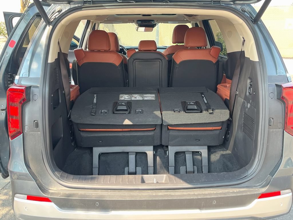 Used 2025 Kia Carnival SX FWD image 27