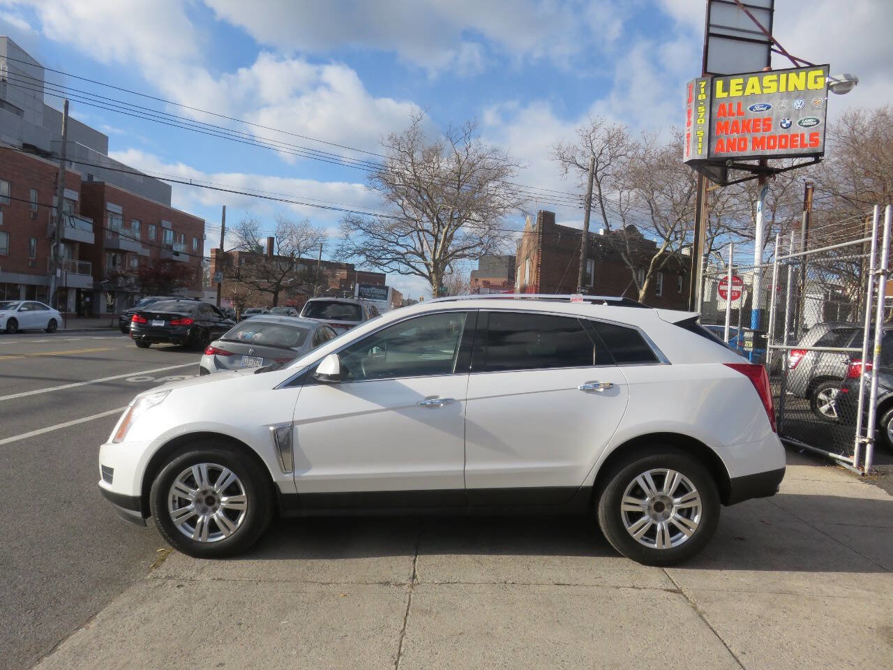 Used 2013 Cadillac SRX Luxury image 6