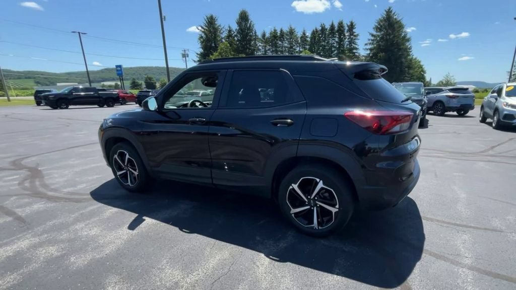 Used 2023 Chevrolet TrailBlazer RS w/ Sun and Liftgate Package AWD/4WD image 6