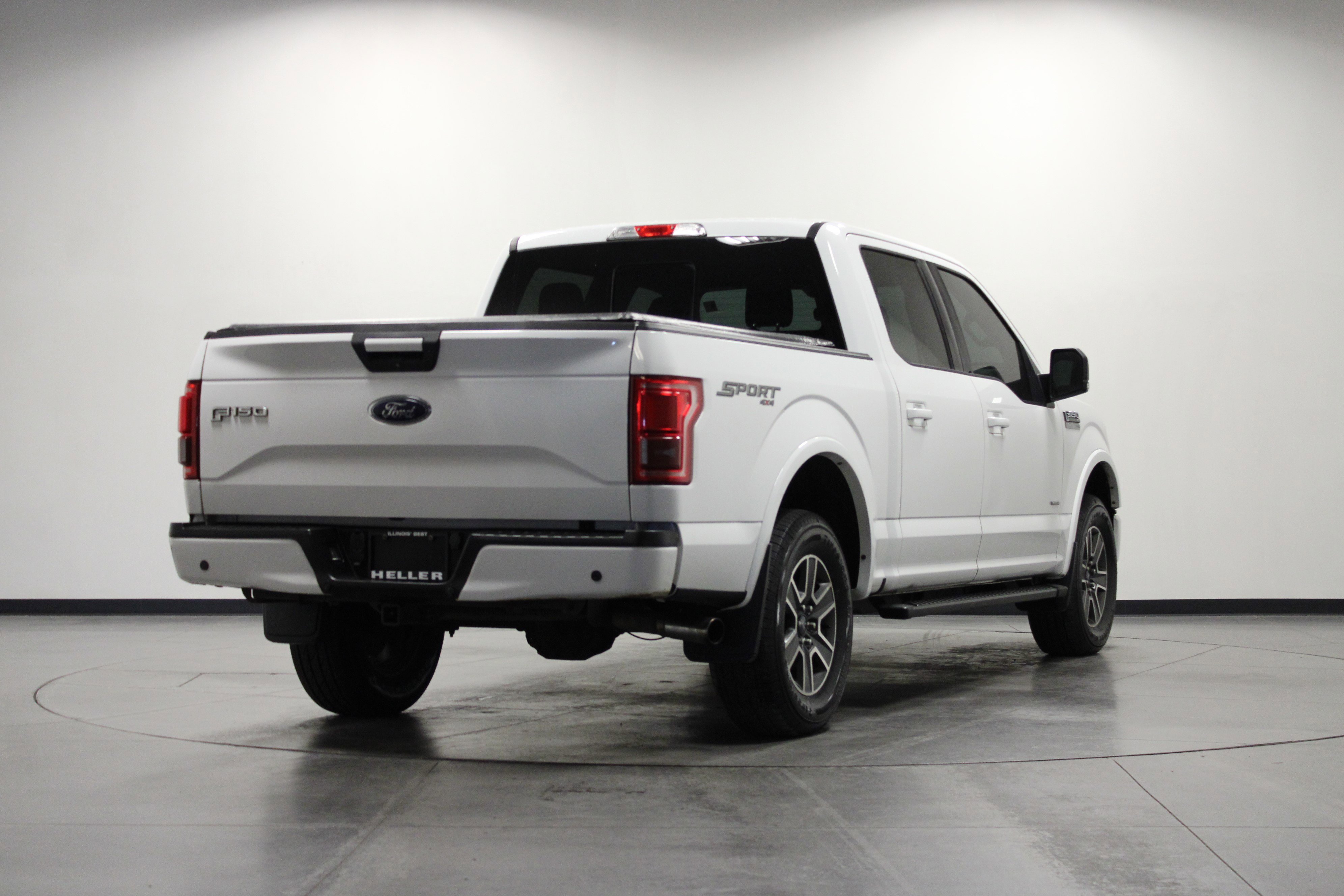 Used 2016 Ford F150 XLT w/ Equipment Group 302A Luxury image 4