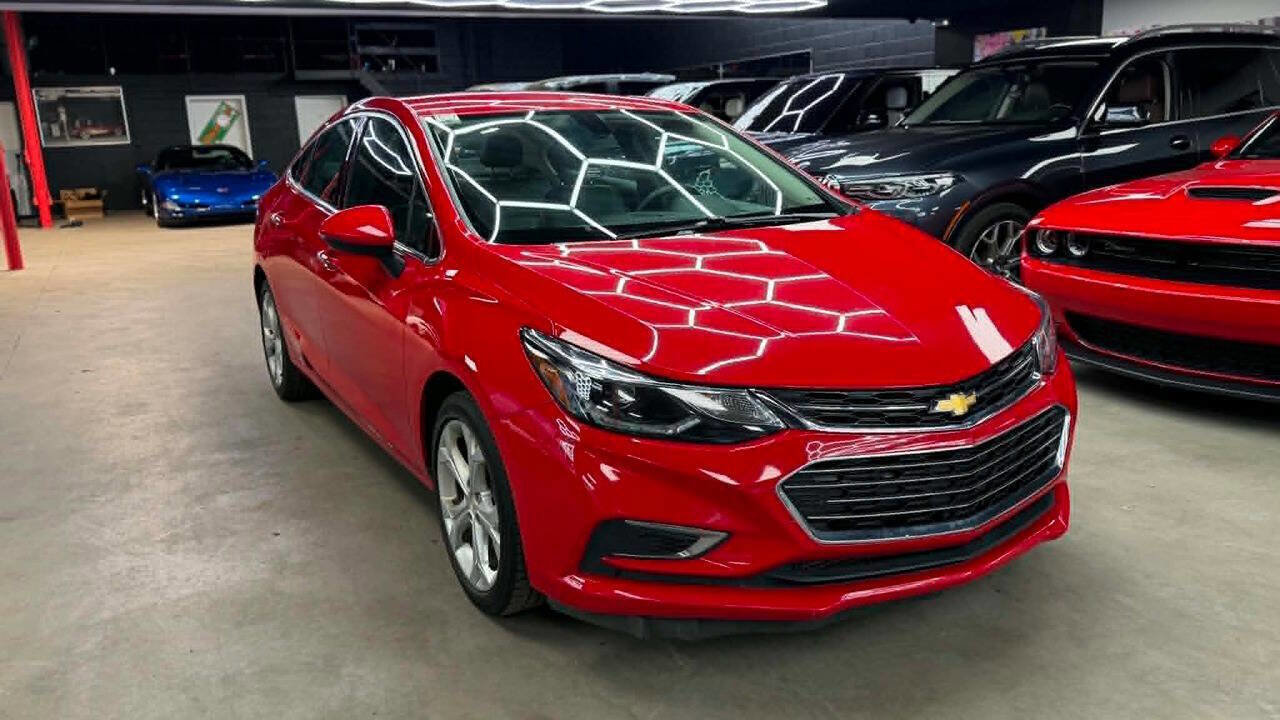 Used 2017 Chevrolet Cruze Premier FWD image 3
