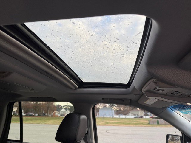 Used 2015 Cadillac Escalade Premium image 4