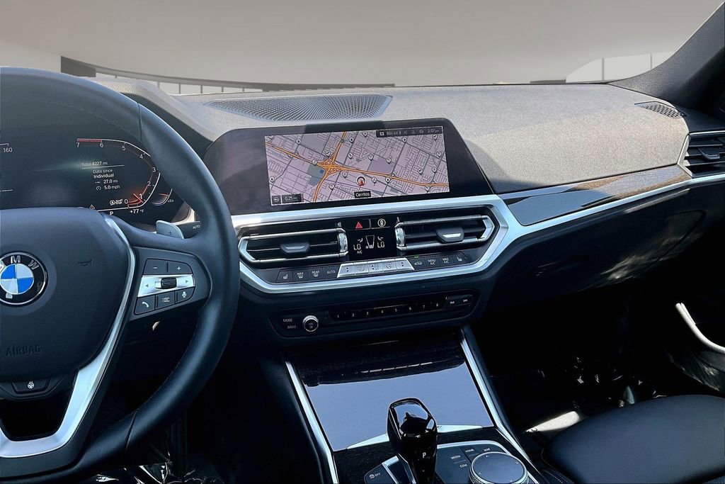 Used 2022 BMW 330i Sedan w/ Premium Package 2 RWD image 9
