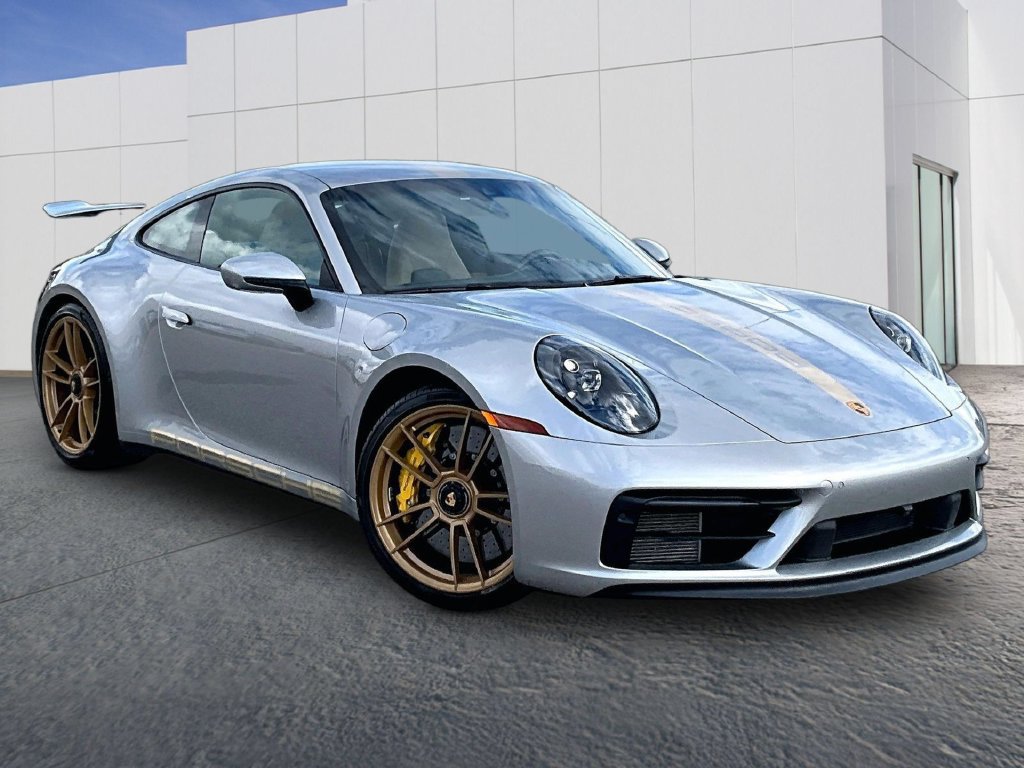 Certified 2024 Porsche 911 Carrera GTS RWD image 9