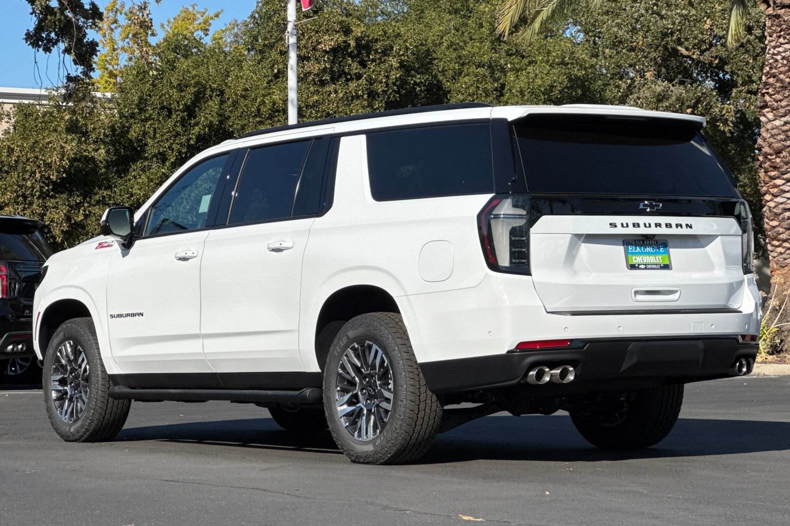 New 2027 Chevrolet Suburban Z71 w/ Comfort Package AWD/4WD image 5