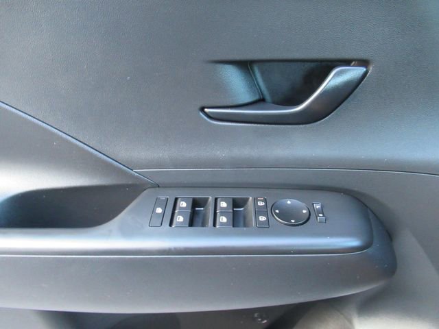 Used 2026 Hyundai Kona SE FWD image 19