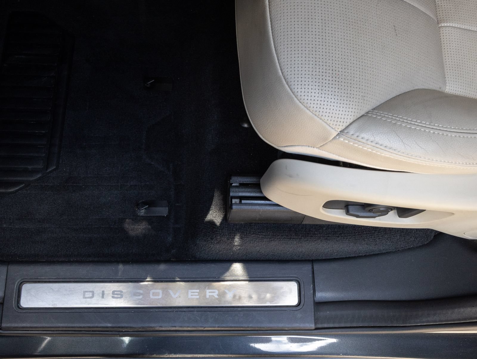 Used 2019 Land Rover Discovery HSE AWD/4WD image 21