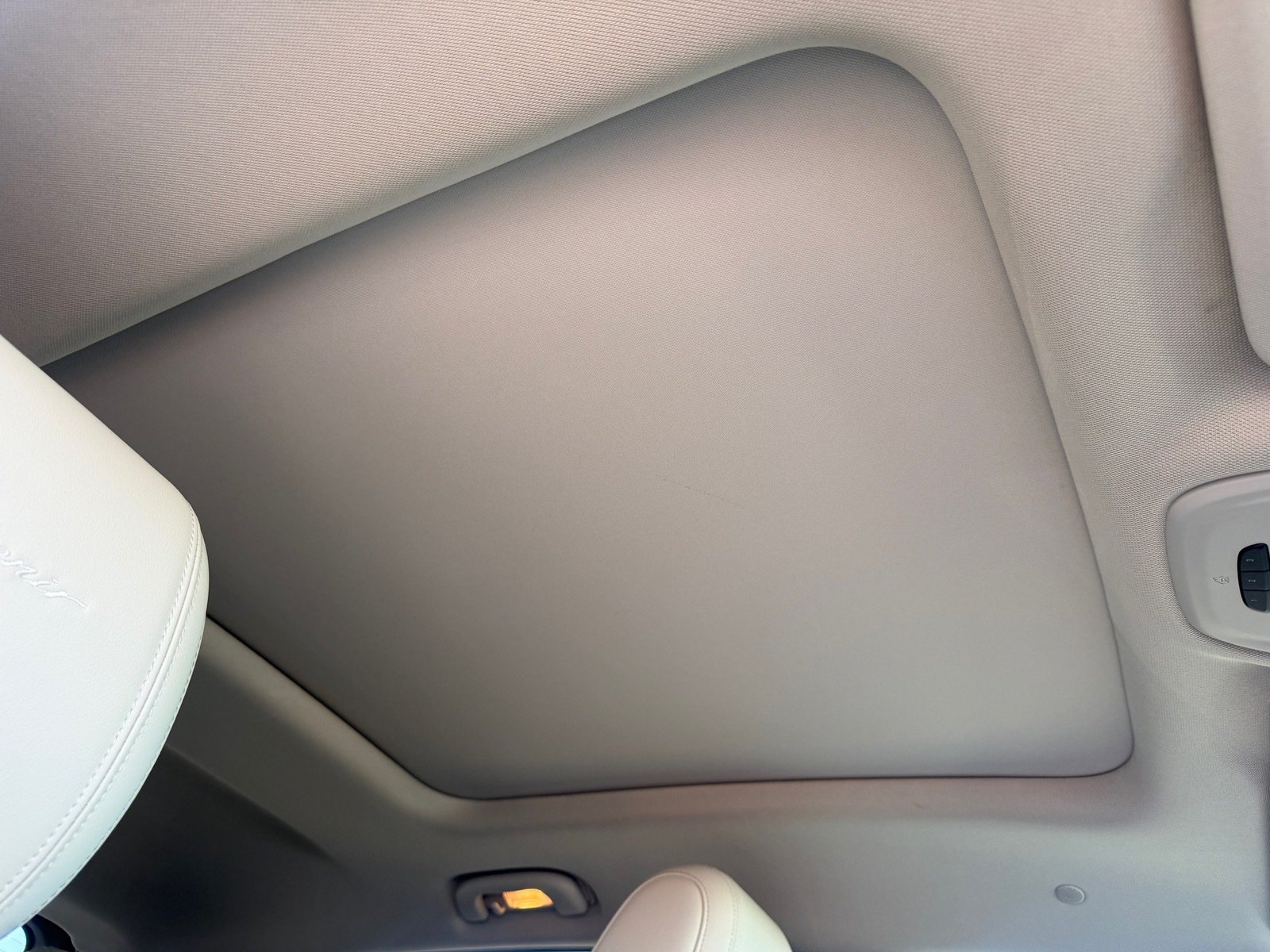 Used 2024 Buick Encore GX Avenir w/ Avenir Technology Package FWD image 30