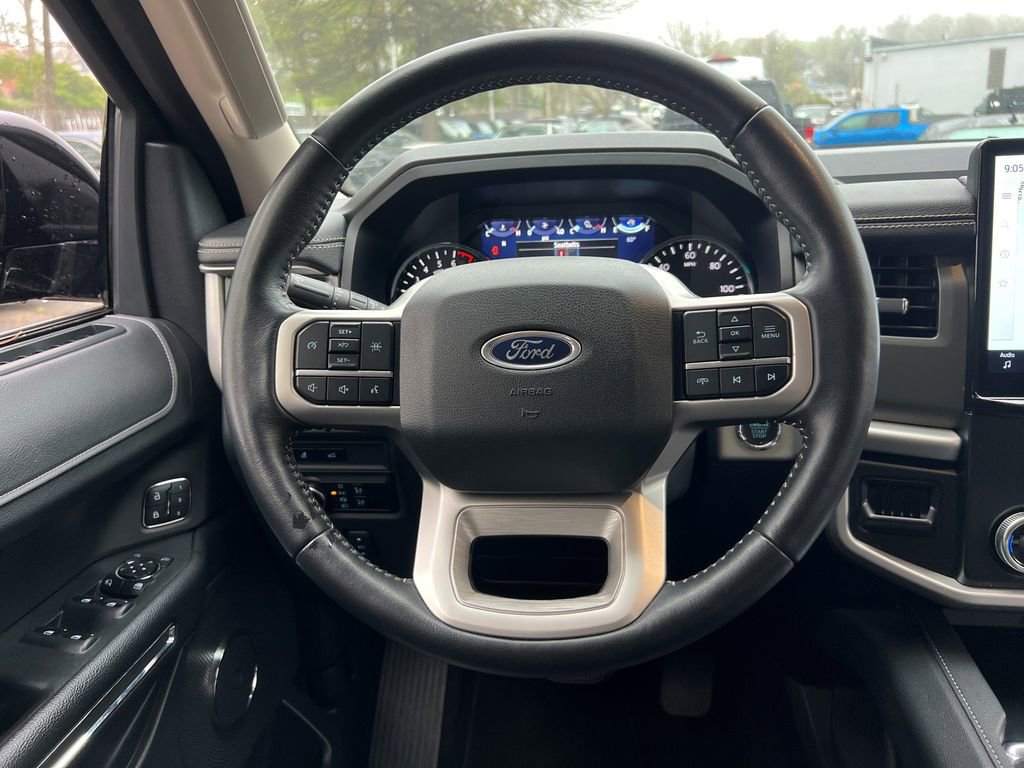 Used 2024 Ford Expedition Max XLT image 30