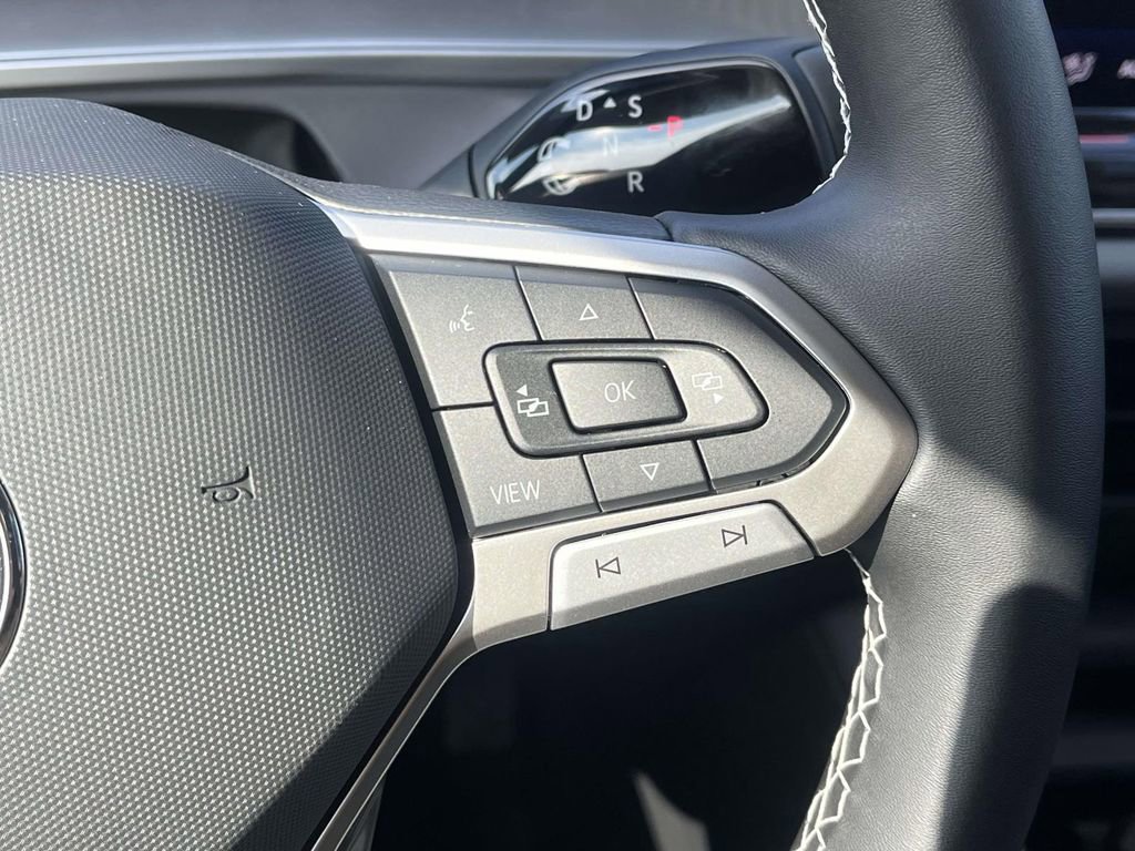 New 2026 Volkswagen Tiguan SE AWD/4WD image 16