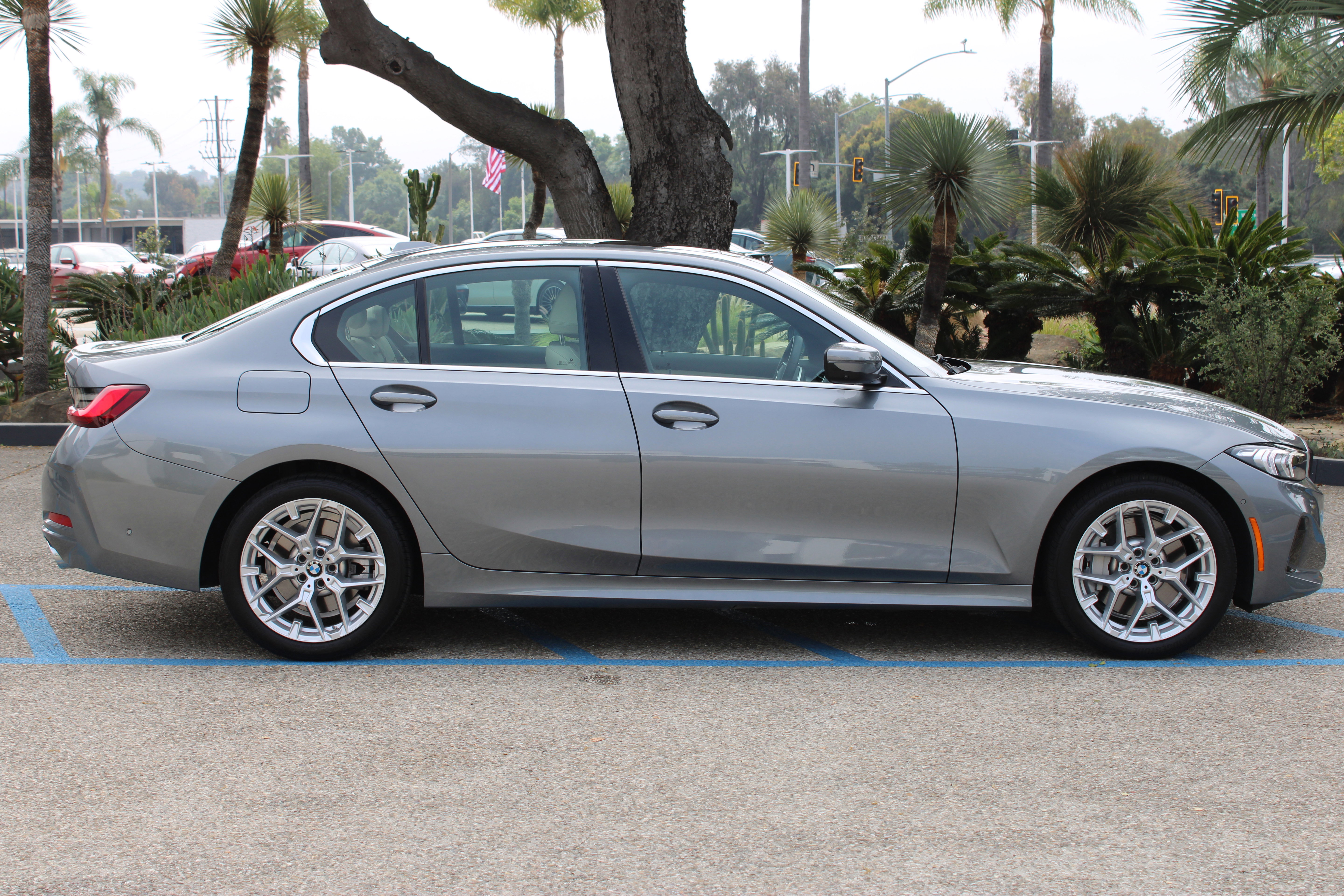 Used 2025 BMW 330i Sedan w/ Convenience Package image 7