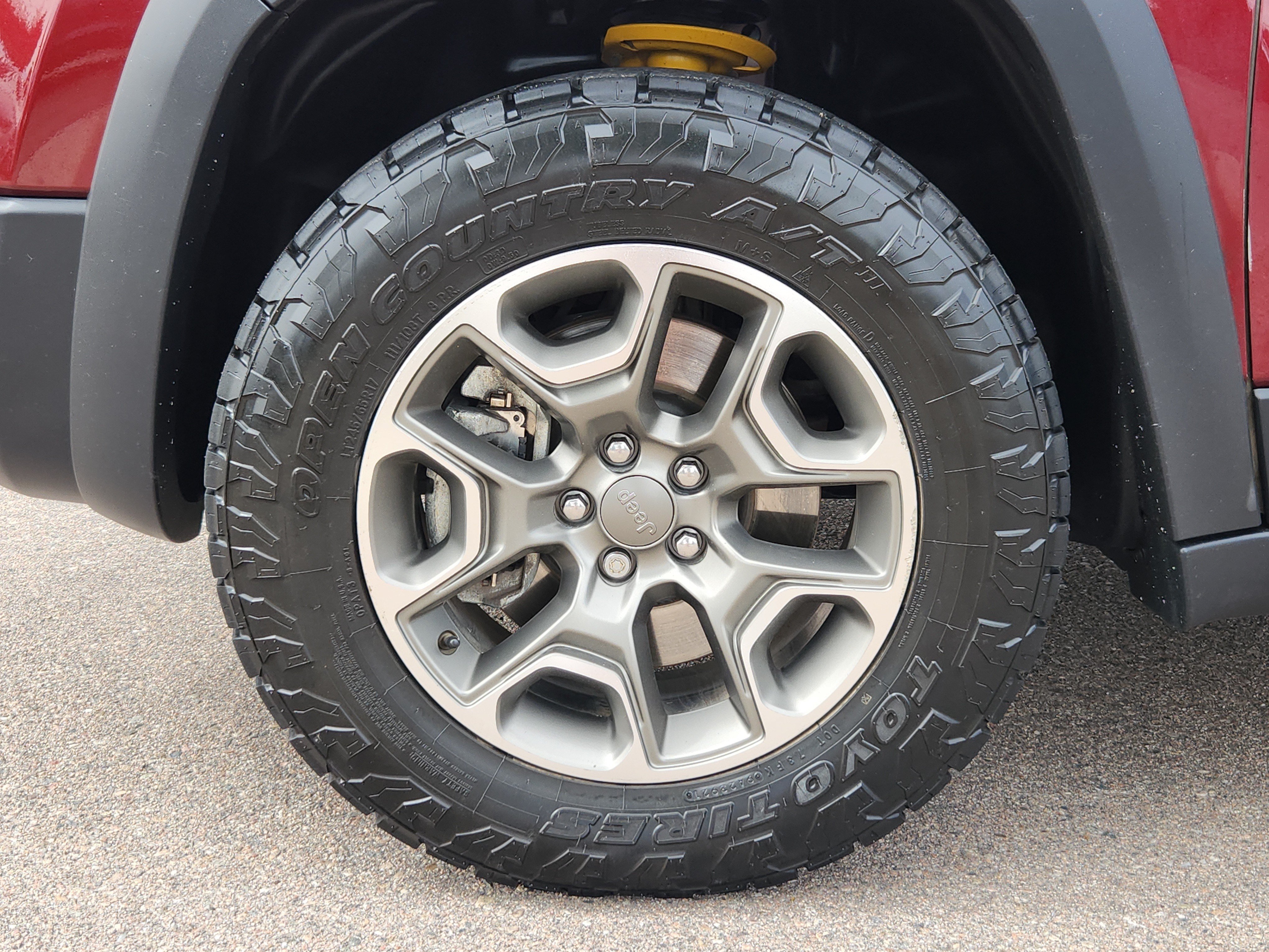 Used 2020 Jeep Cherokee Trailhawk w/ Cold Weather Group AWD/4WD image 19