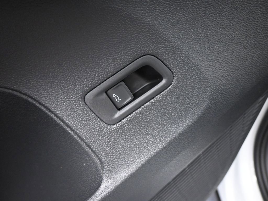 New 2026 Volkswagen Atlas Cross Sport SEL R-Line image 38