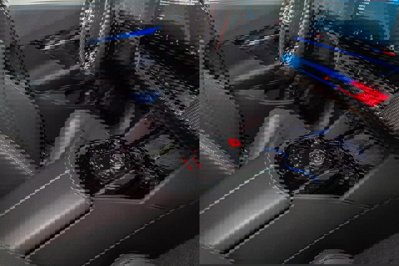 Used 2025 BMW M5 w/ Carbon Package image 58