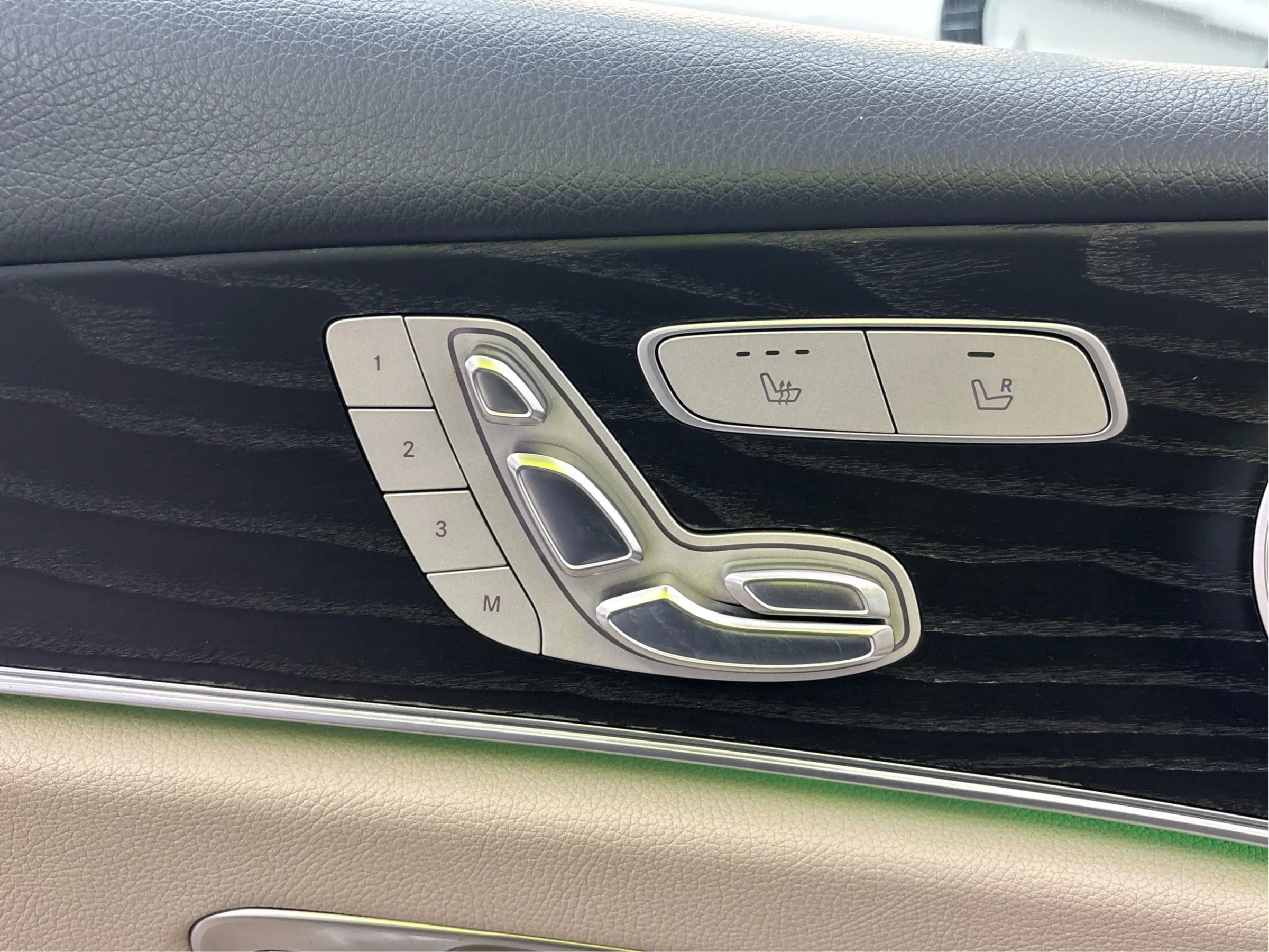 Used 2020 Mercedes-Benz E 350 Sedan image 25