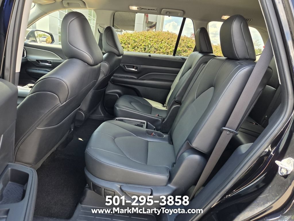 Used 2025 Toyota Grand Highlander AWD image 5