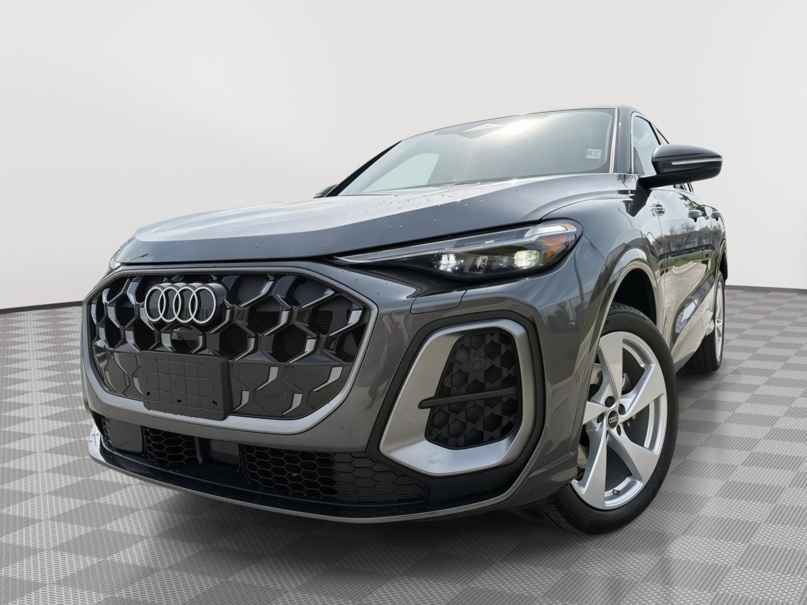 Used 2025 Audi Q5 Premium Plus w/ Premium Plus image 1