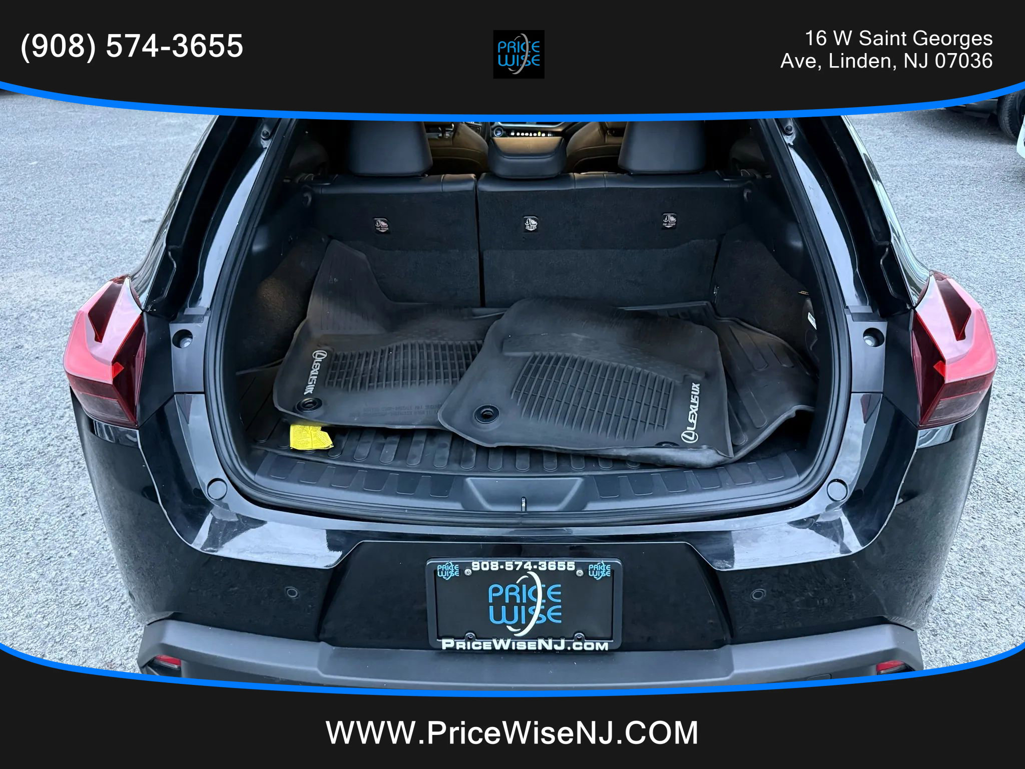 Used 2022 Lexus UX 250h w/ Premium Package image 27