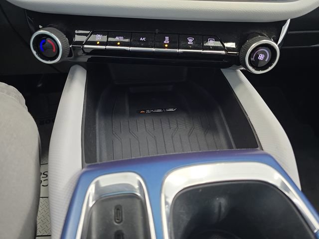 Certified 2025 Chevrolet Equinox EV LT image 21