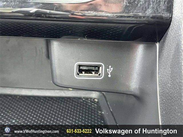 Certified 2019 Volkswagen Jetta R-Line w/ R-Line Cold Weather Package image 27