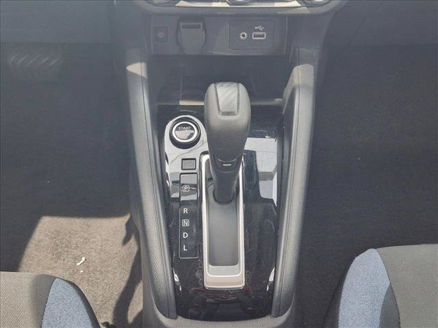 Used 2025 Nissan Versa SV FWD image 16