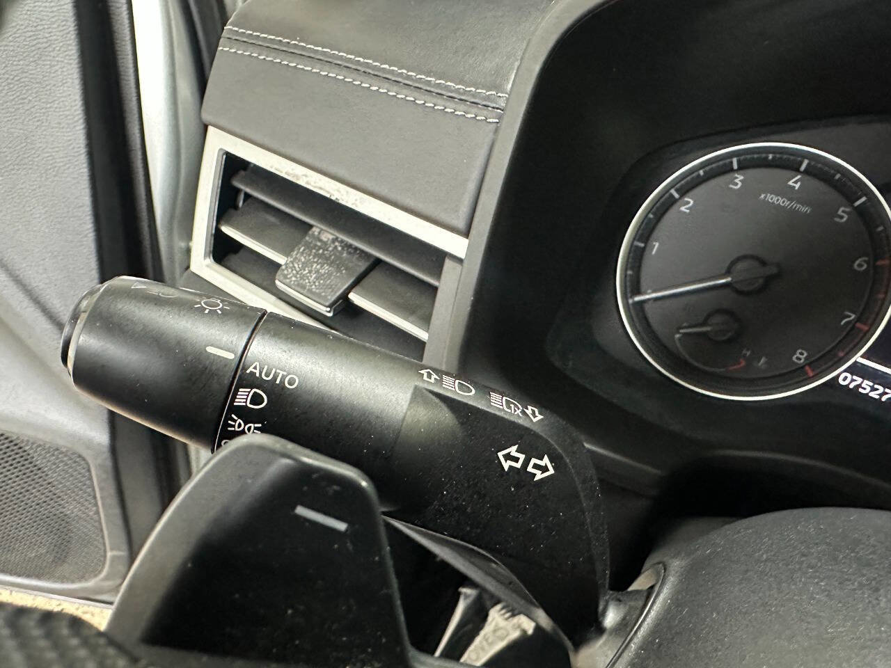 Used 2023 Mitsubishi Outlander ES image 29