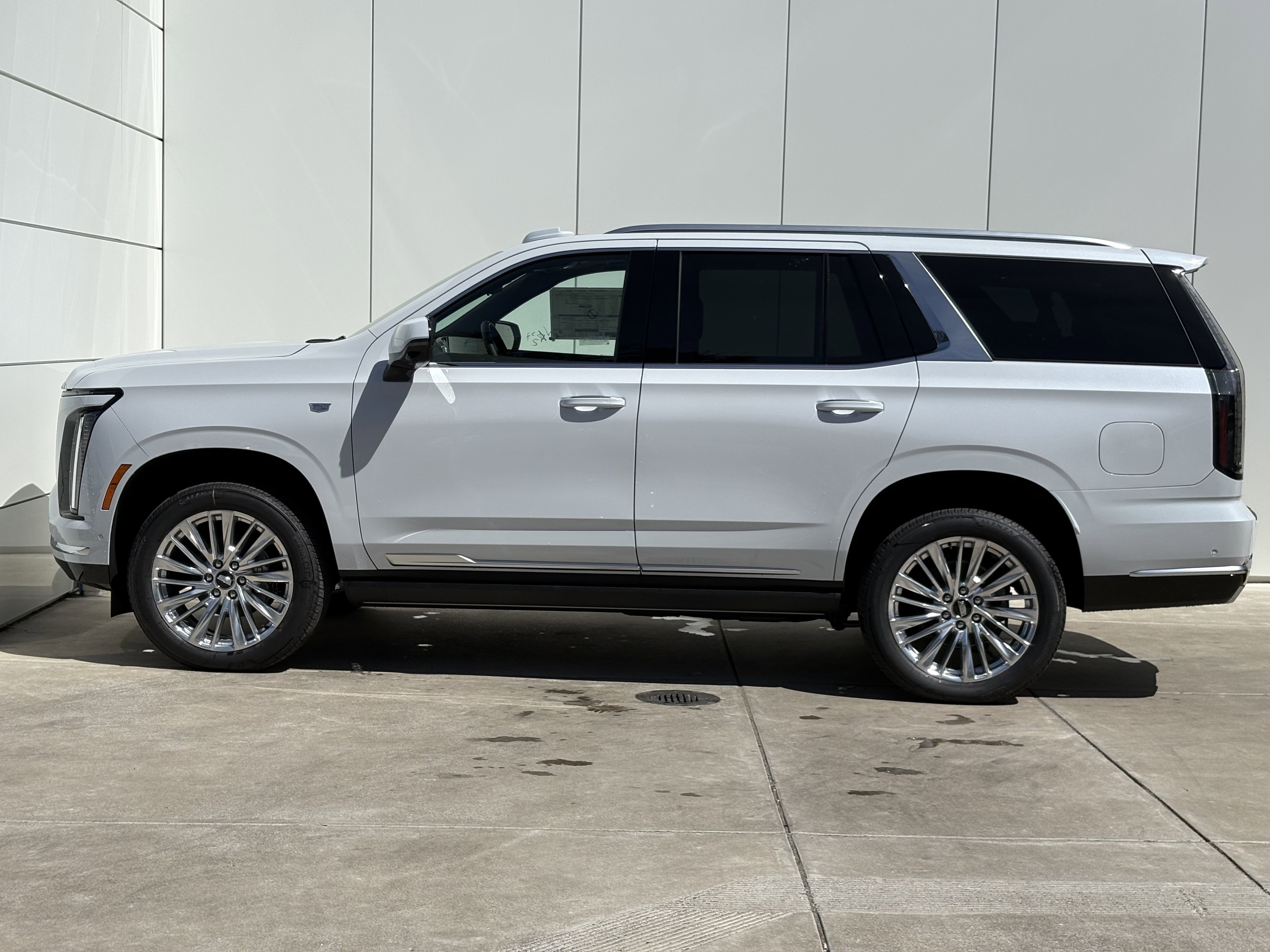 New 2026 Cadillac Escalade Luxury image 4