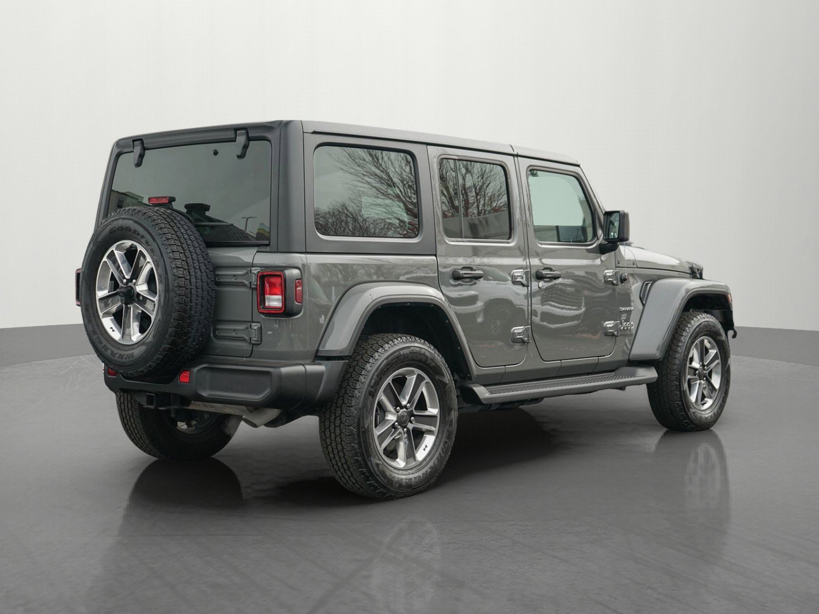 Used 2022 Jeep Wrangler Unlimited Sahara w/ Cold Weather Group image 7