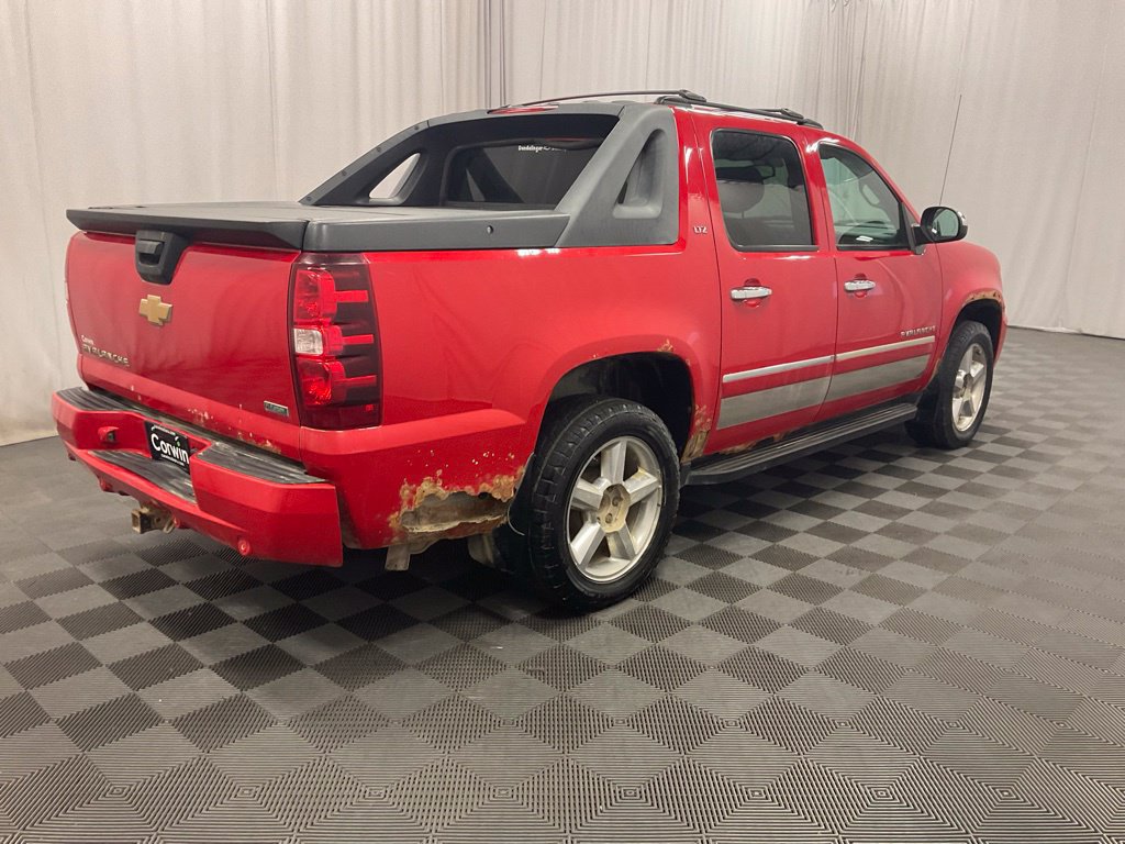 Used 2012 Chevrolet Avalanche LTZ AWD/4WD image 8