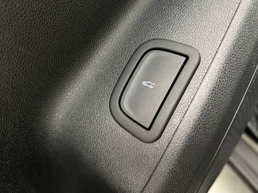 Used 2024 Chevrolet Traverse LT FWD image 16