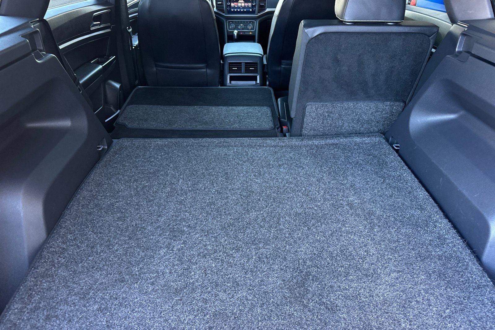 Used 2020 Volkswagen Atlas Cross Sport SE w/ Panoramic Sunroof Package image 15