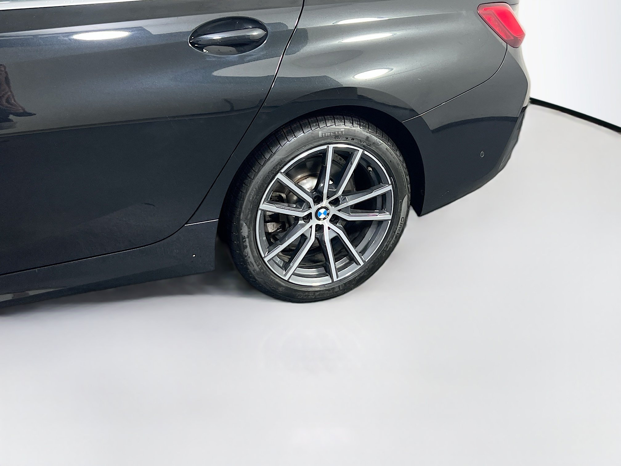 Used 2020 BMW 330i xDrive Sedan w/ Premium Package AWD/4WD image 31