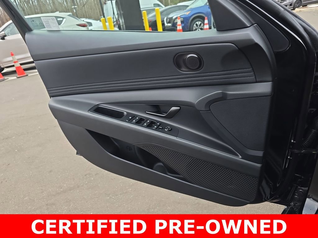 Certified 2025 Hyundai Elantra SEL image 27
