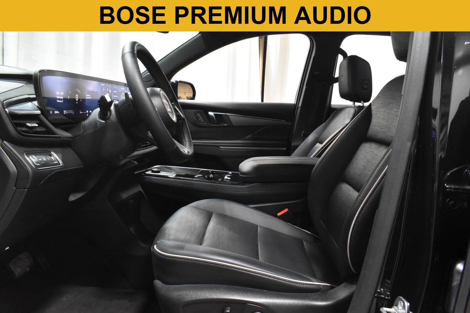 Used 2025 Buick Enclave Sport Touring FWD image 4