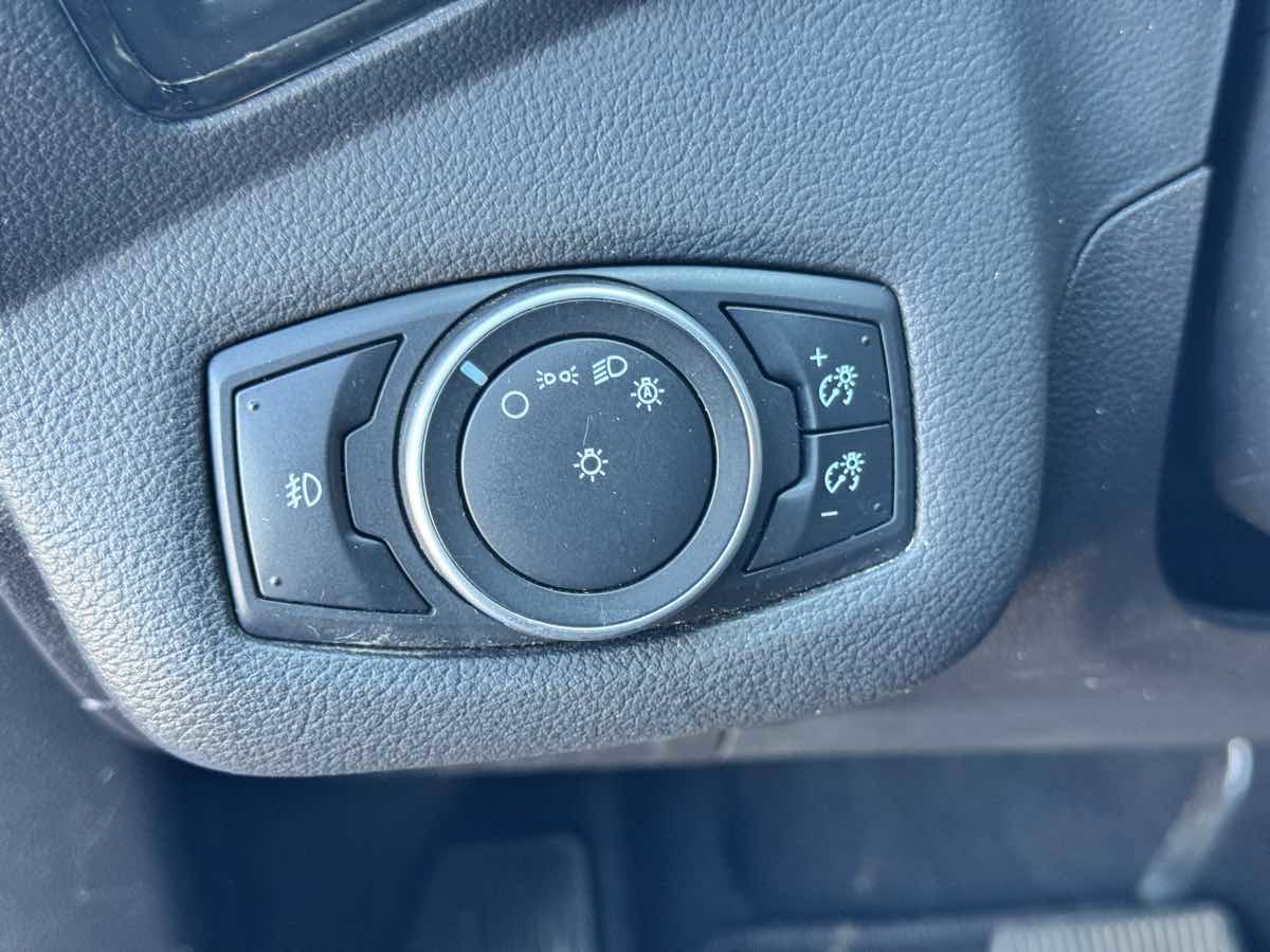 Used 2015 Ford Escape Titanium w/ Equipment Group 301A AWD/4WD image 43