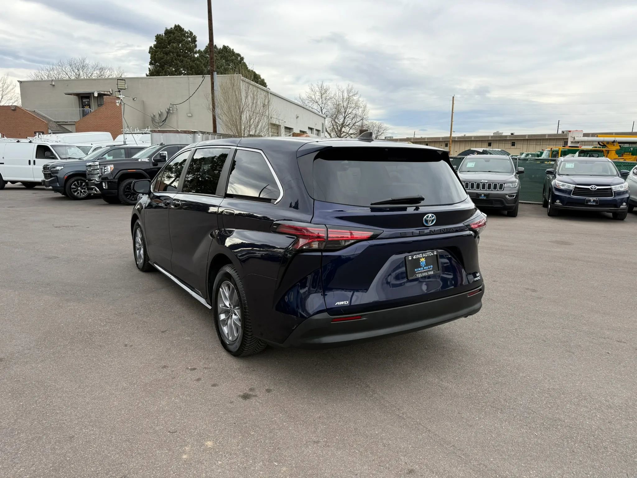 Used 2022 Toyota Sienna LE image 6