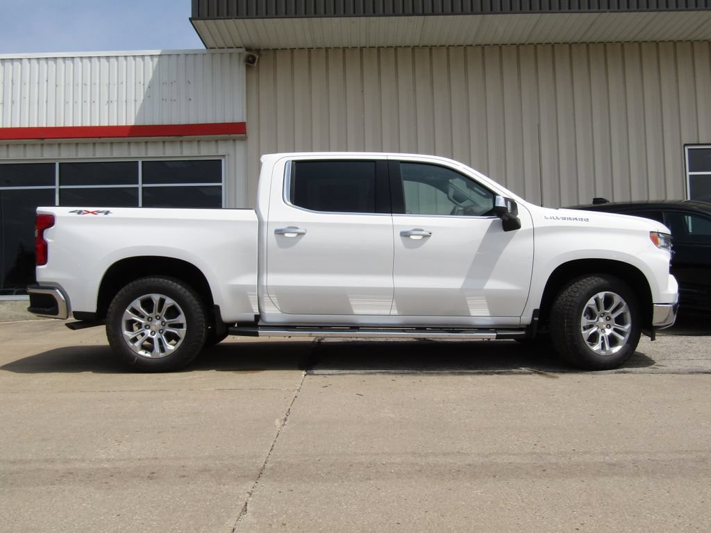 New 2026 Chevrolet Silverado 1500 LTZ w/ LTZ Premium Package AWD/4WD image 2