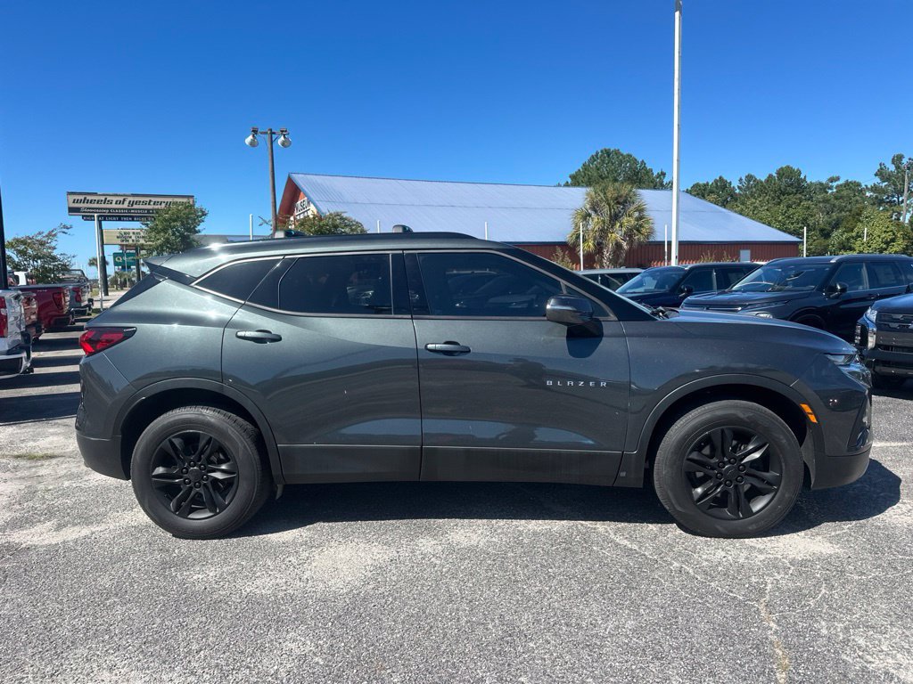 Used 2020 Chevrolet Blazer LT FWD image 2