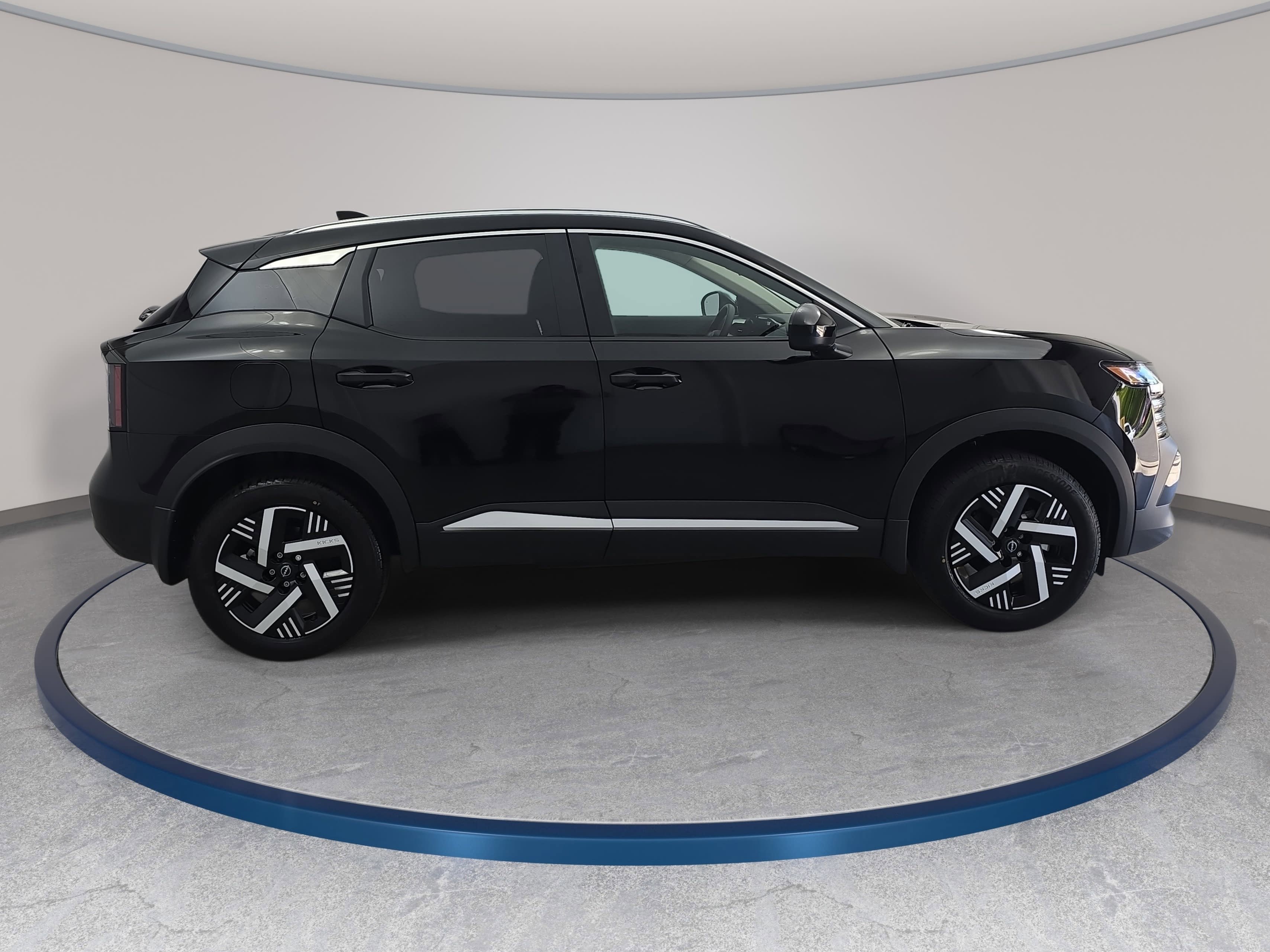 New 2026 Nissan Kicks SV FWD image 4