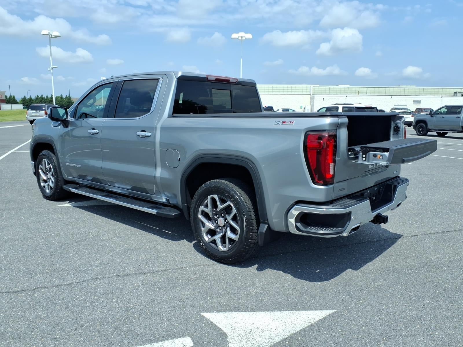 Certified 2023 GMC Sierra 1500 SLT w/ SLT Premium Plus Package AWD/4WD image 6
