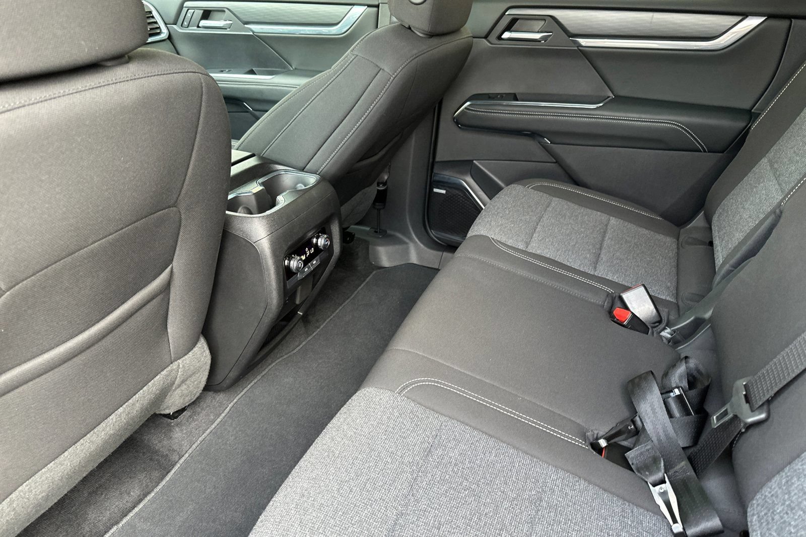 Certified 2025 GMC Acadia Elevation FWD image 13