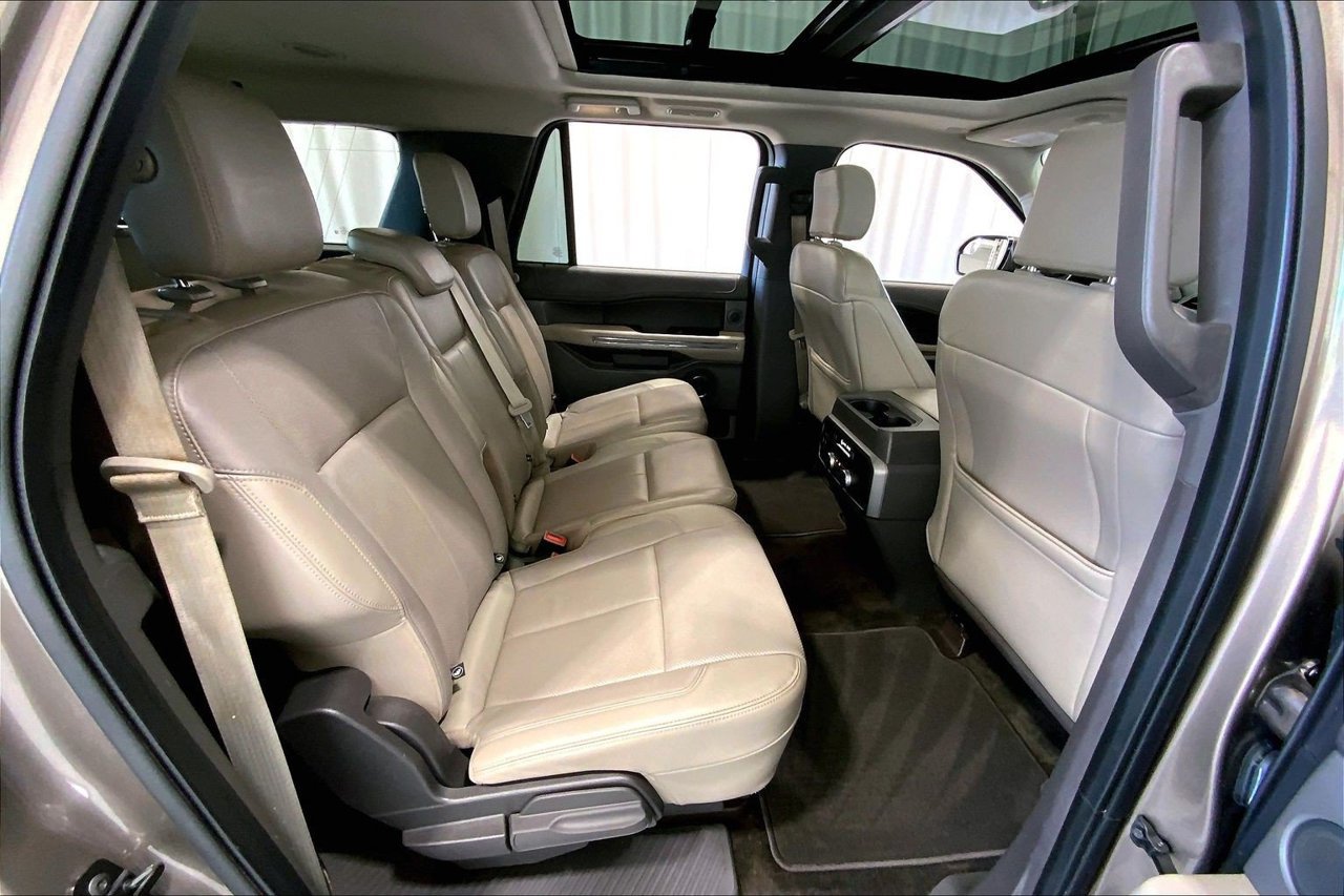 Used 2018 Ford Expedition Max XLT w/ Equipment Group 201A RWD image 20