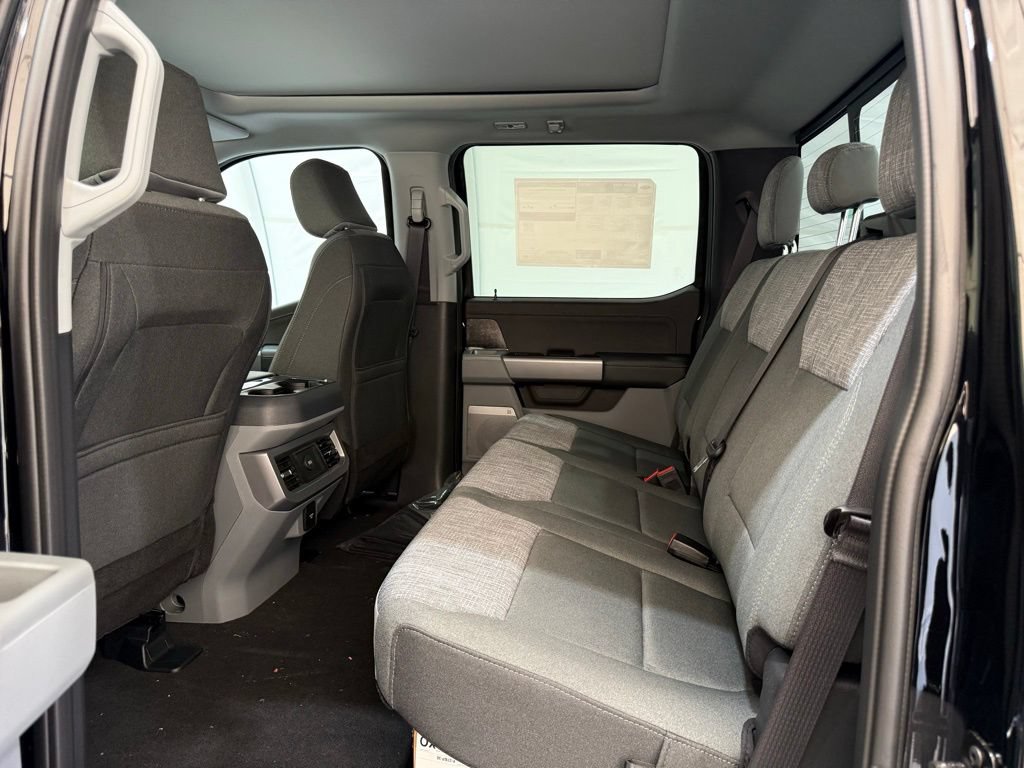 New 2026 Ford F250 XLT w/ XLT Premium Package AWD/4WD image 17