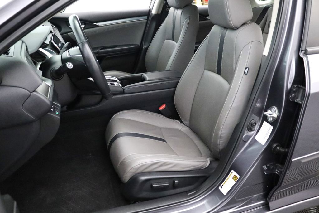 Used 2017 Honda Civic Touring image 2
