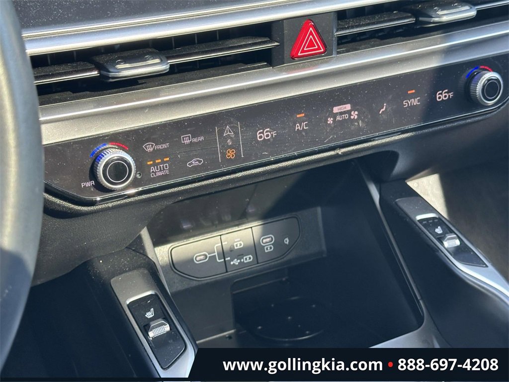 Certified 2024 Kia Sorento S w/ Panoramic Sunroof Package image 26