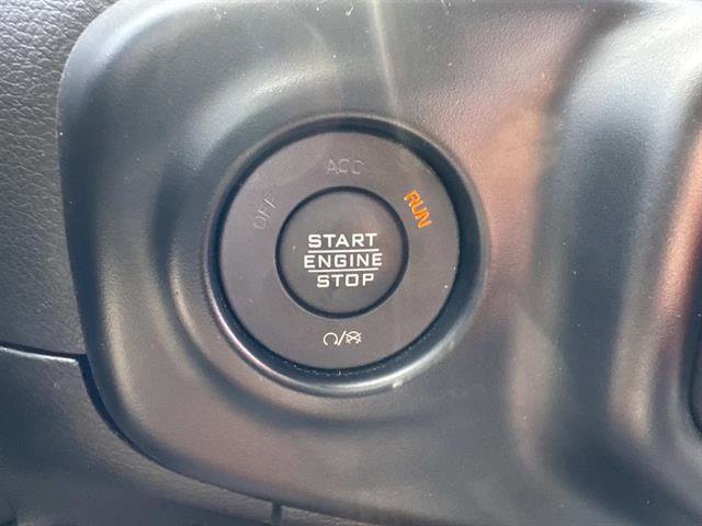 Used 2023 Jeep Gladiator Sport image 15