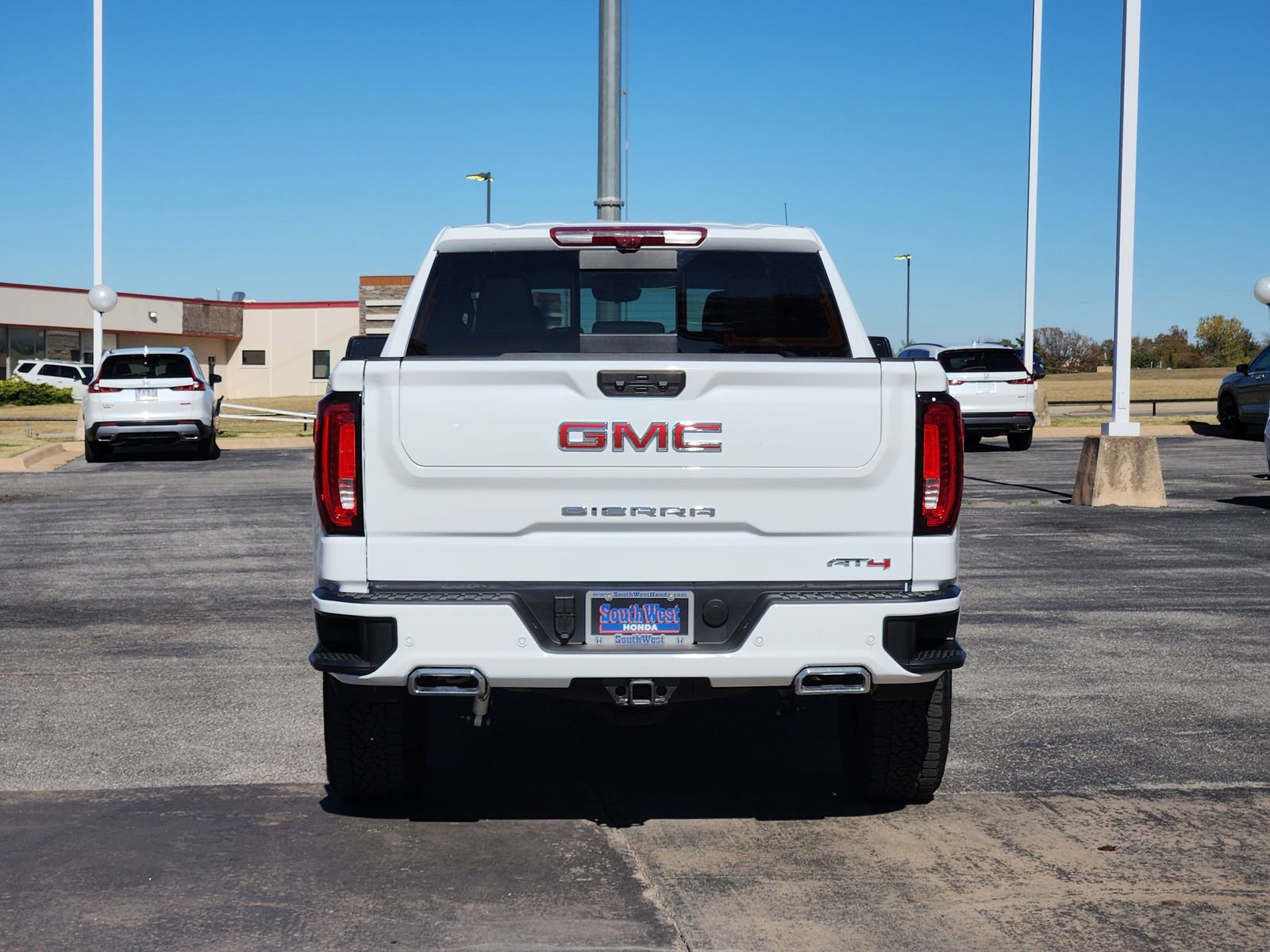 Used 2025 GMC Sierra 1500 AT4 w/ AT4 Premium Package image 8